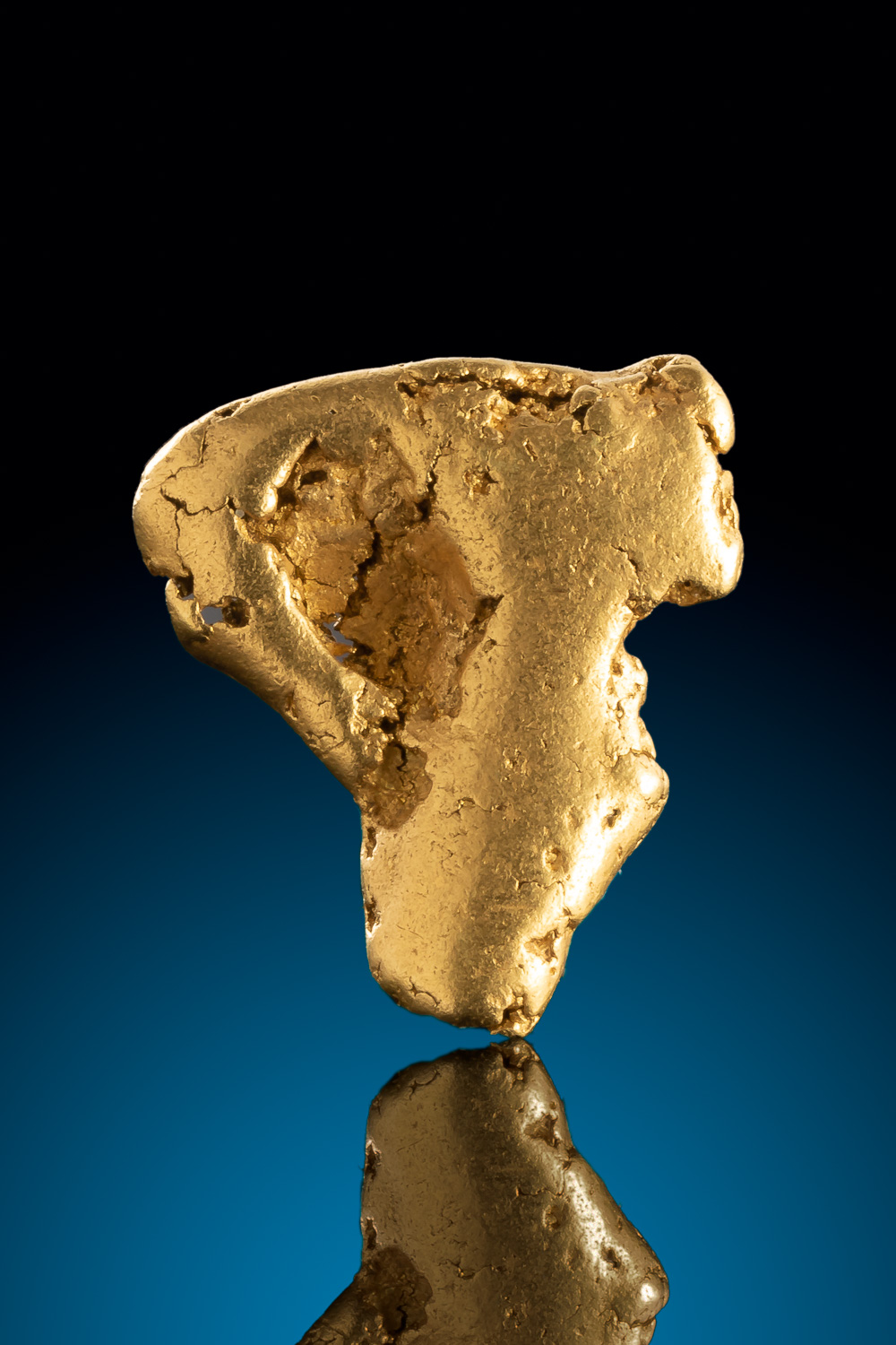 (image for) Dense Triangular Gold Nugget from Alaska