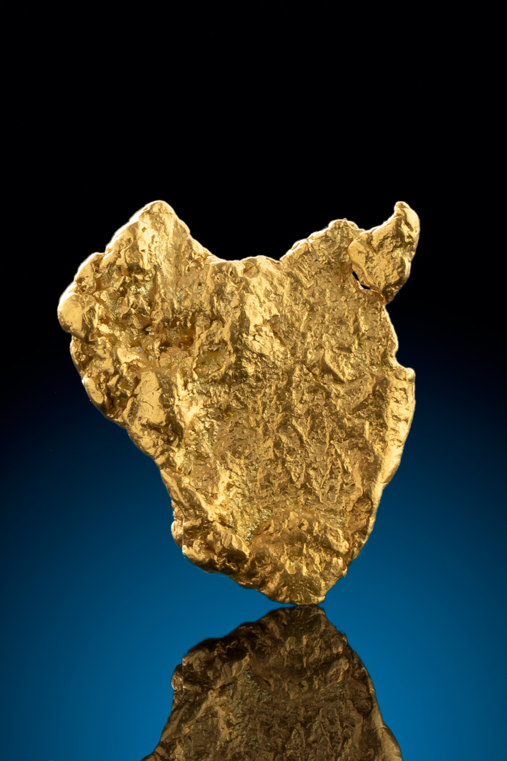 Brilliant Triangular Natural gold Nugget from Alaska