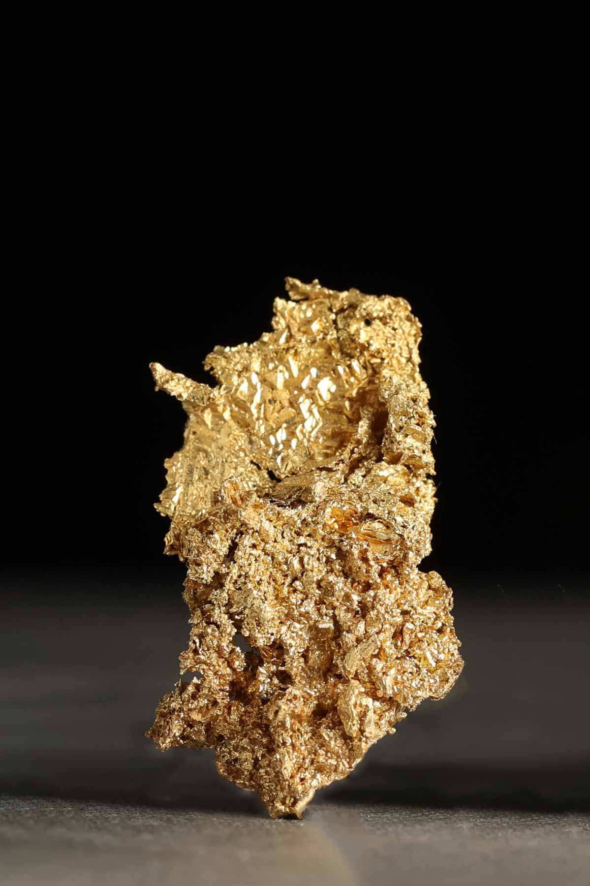 Sharp Crystal Surface - Natural Gold Crystal from the Oriental