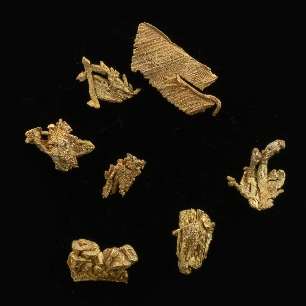 (image for) Seven Brilliant Natural Gold Crystals - Lot 145